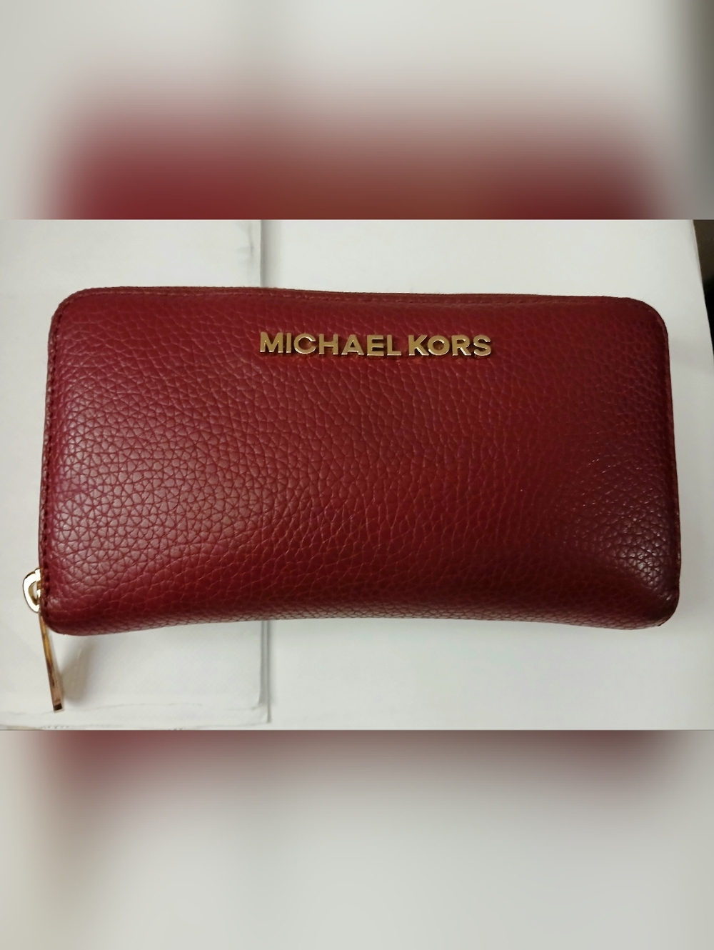 Michael Kors Red Leather Zip-Around Wallet. In Good Condition. Large Capacity.
